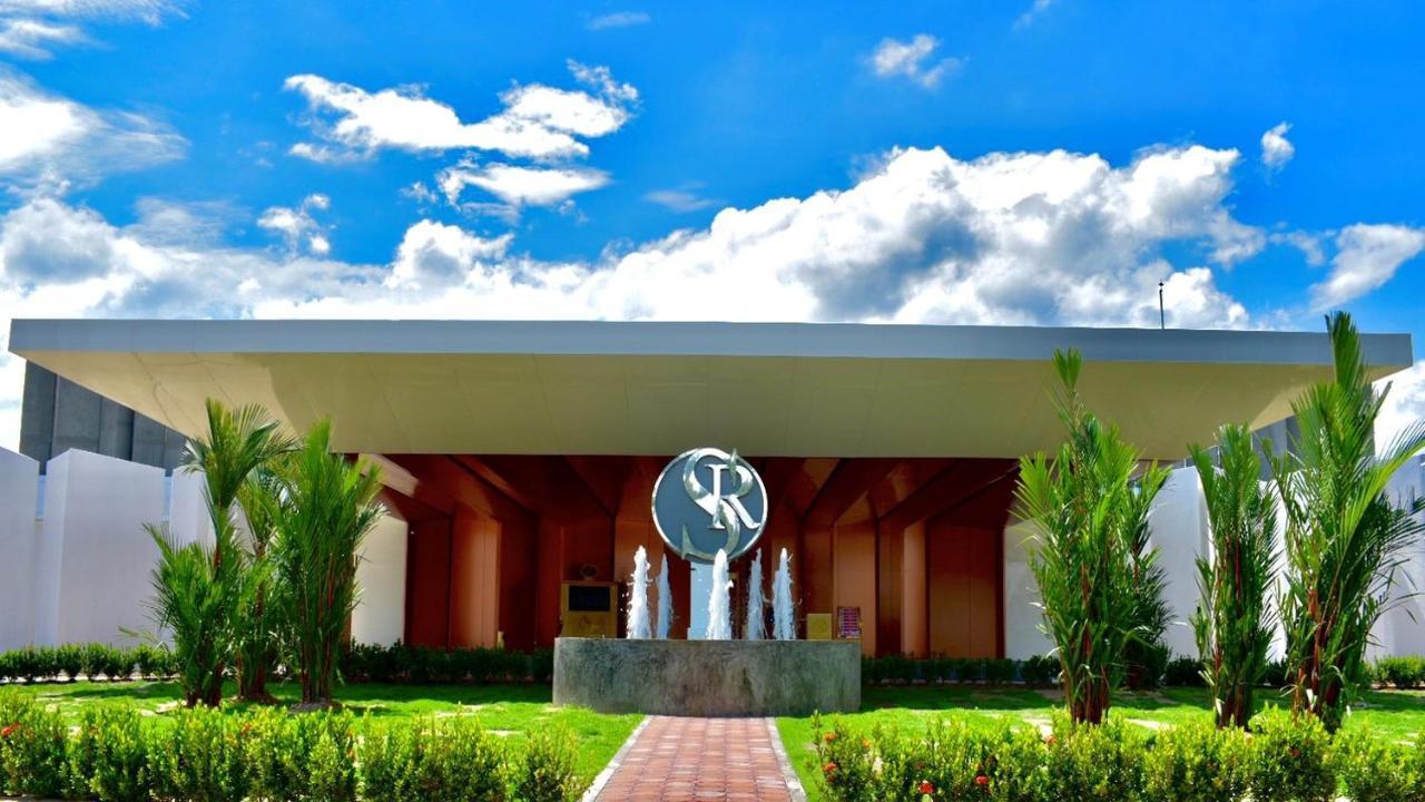Sr Boutique Hotel 타케크 외부 사진