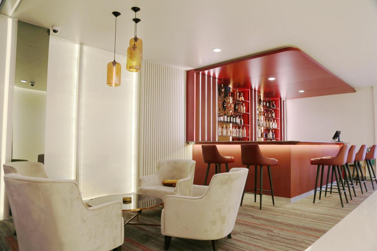 Sr Boutique Hotel 타케크 외부 사진